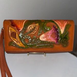 Mauzari Sayulita Narita Vintage Hand-Tooled Leather Wallet Wristlet
